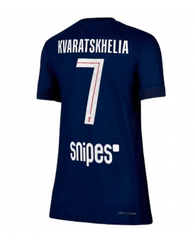 Billige Fotballdrakt Paris Saint-Germain Khvicha Kvaratskhelia #7 Replika Hjemmedrakt Dame 2025-26 Kortermet Billige Fotballdrakt Paris Saint-Germain Khvicha Kvaratskhelia #7 Replika Hjemmedrakt Dame 2025-26 Kortermet